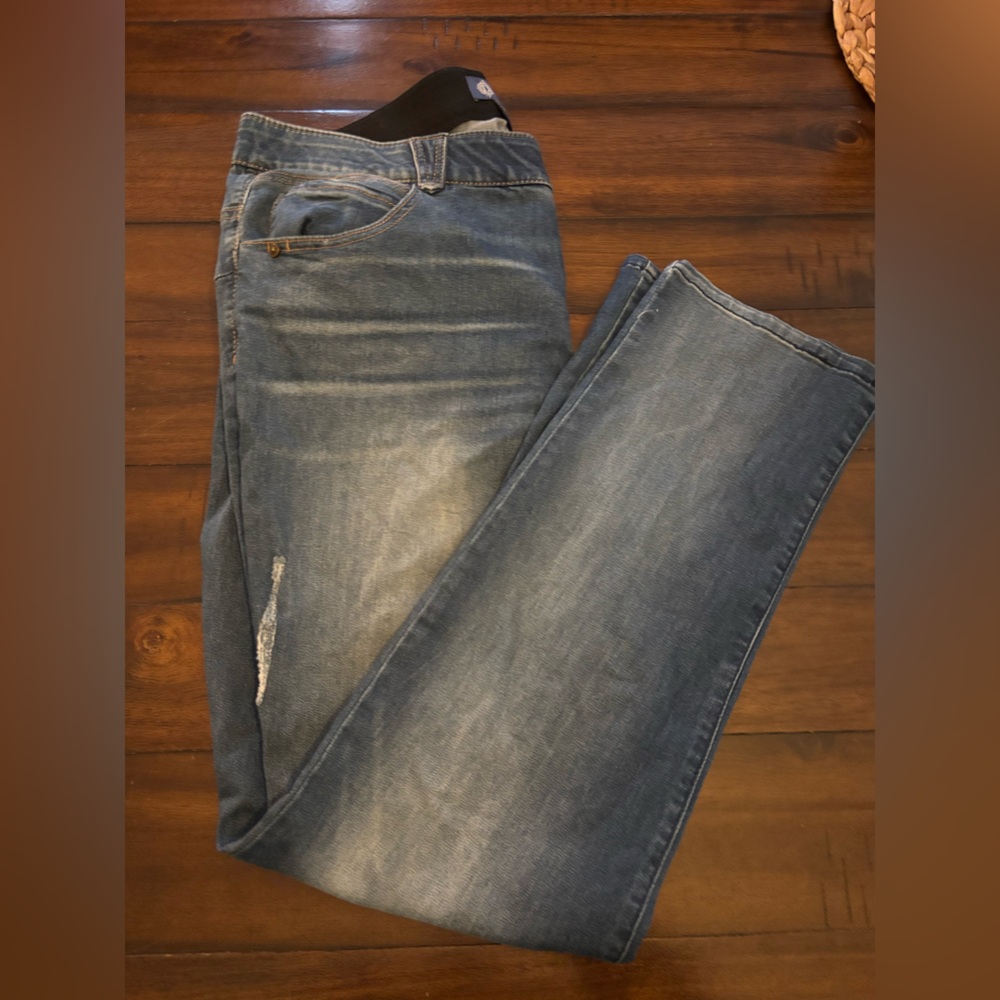 Democracy Lightwash Straight Leg Jeans
